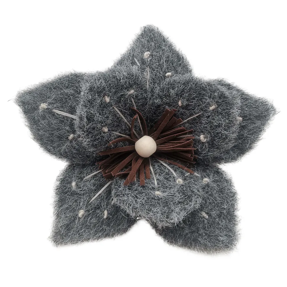 MAGNOLIA HEAD GRAY 7″ FELT FROSTED LOOK W/ CLIP